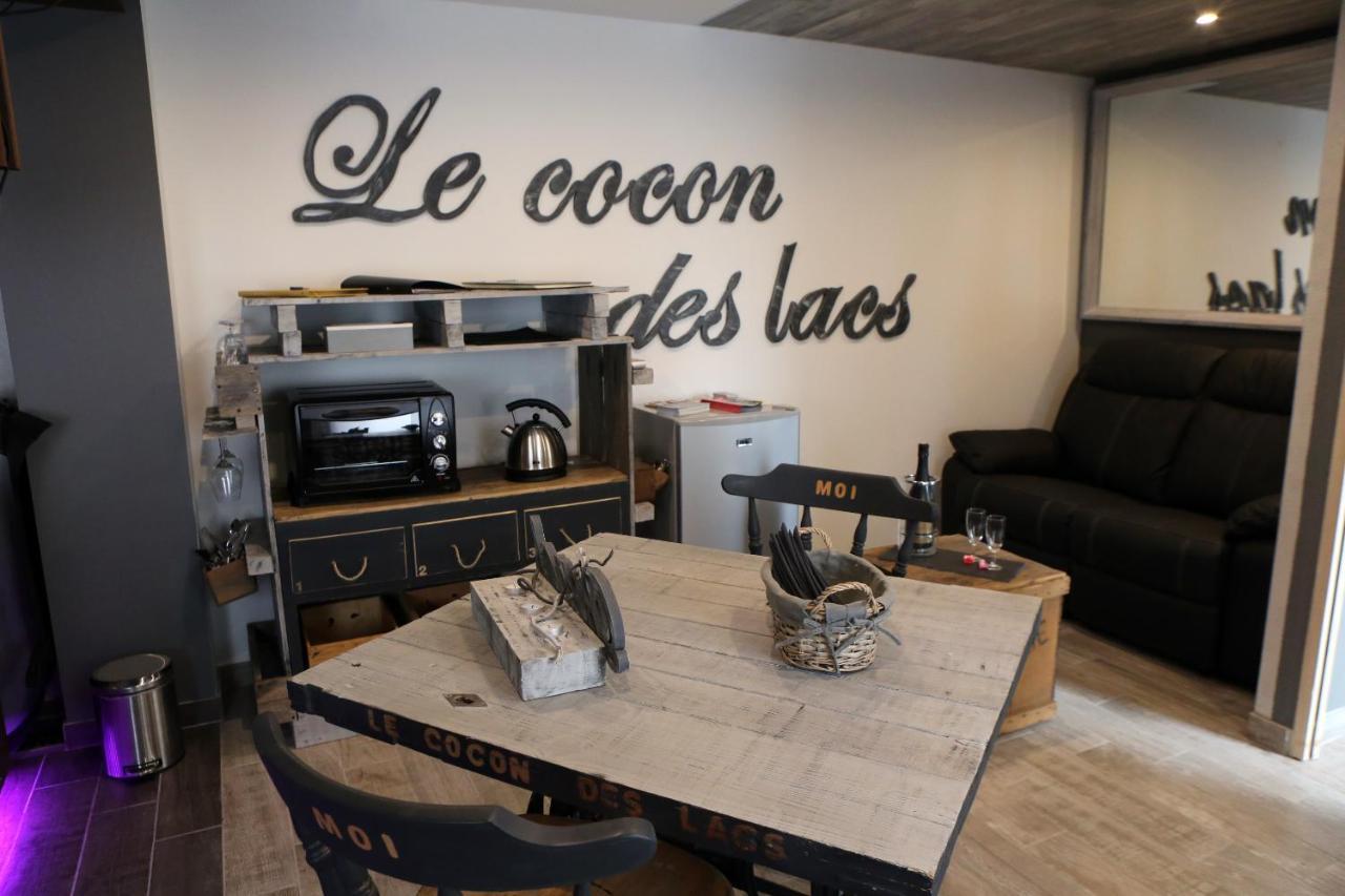 Le Cocon Des Lacs Boussu-lez-Walcourt Exteriör bild